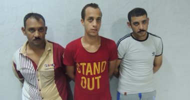 ضبط 3 عاطلين انتحلوا صفة شرطيين للاستيلاء على أموال المواطنين بالسلام